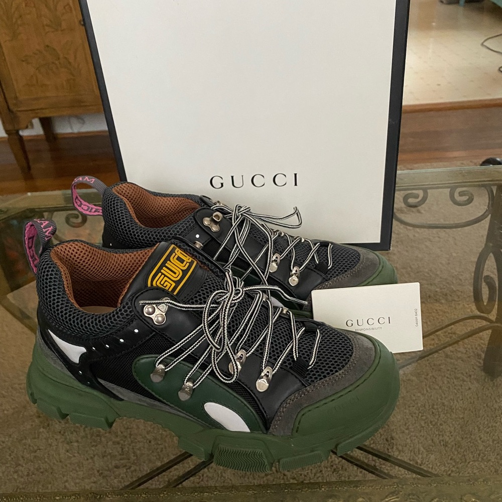 Men’s gucci shoes 9.5